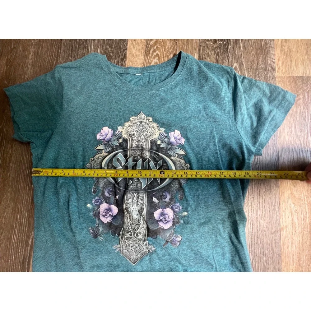 Styx Graphic T-Shirt Womens Large Teal Green Excellent‎ Tour Cities Floral Cross